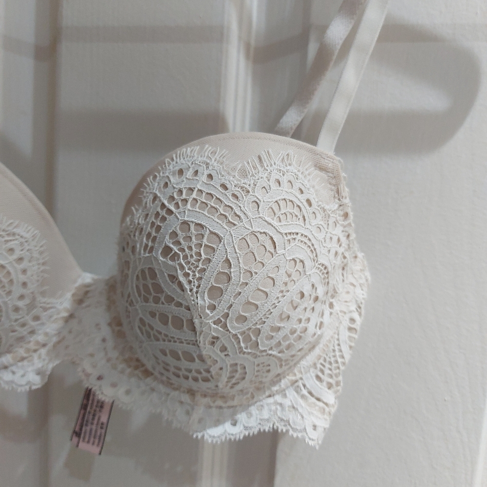 Victoria's Secret | Dream Angels Lined Demi Bra - Picture 3 of 12